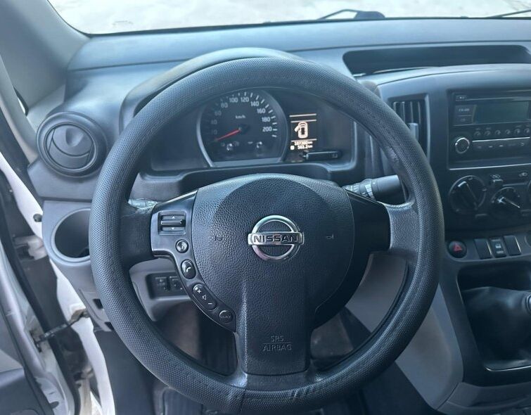 NISSAN NV200